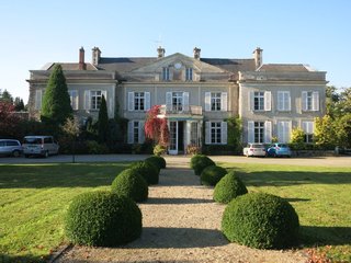 Corps de logis principal du château à Saint-Denis-Maisoncelles